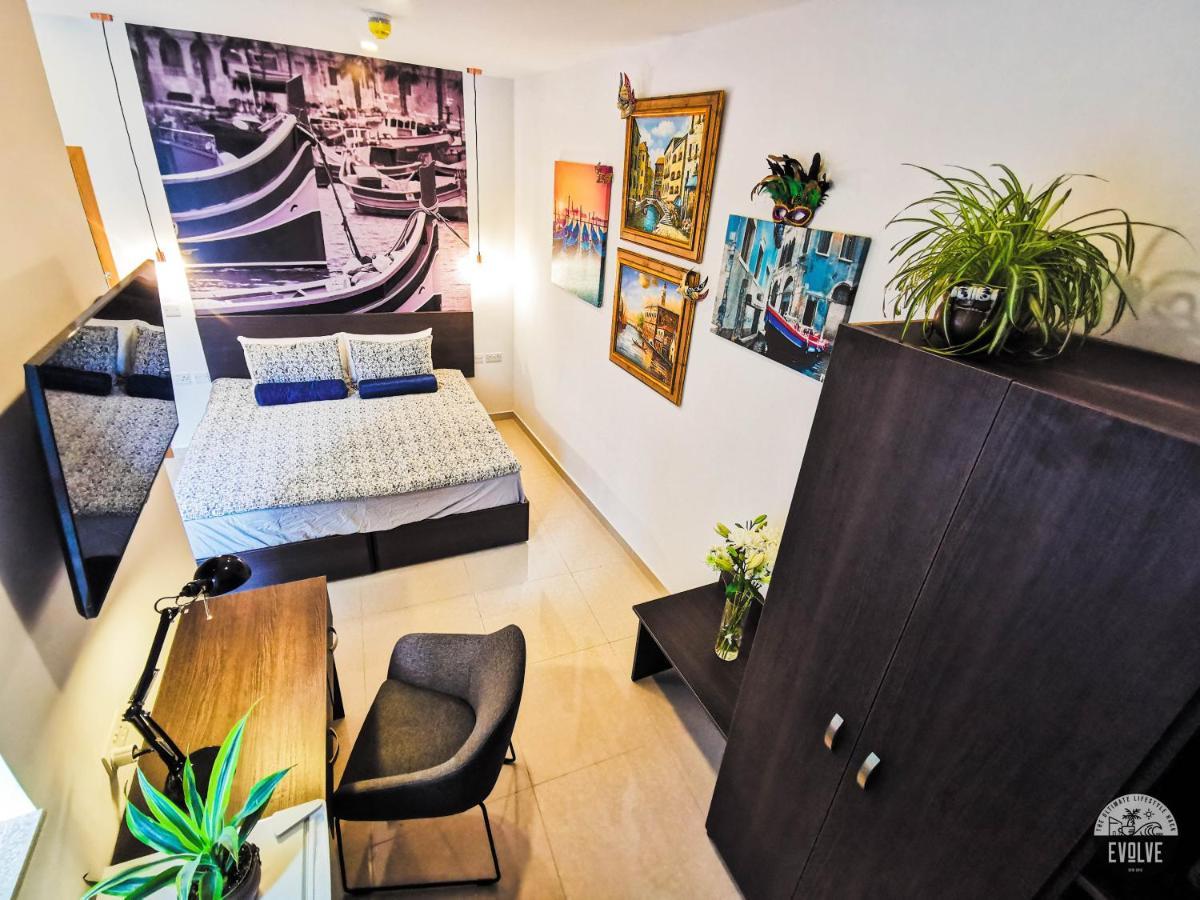 Evolve Coliving Guesthouse Sliema Bagian luar foto